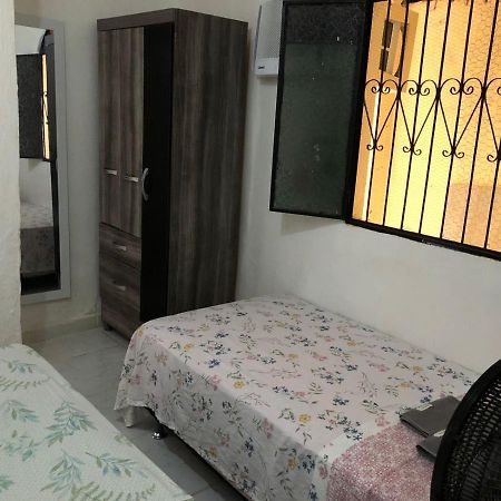 Casa De Hospedes Manaus - Dormitorios Com Cozinha Exterior foto