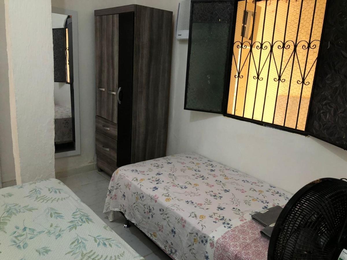 Casa De Hospedes Manaus - Dormitorios Com Cozinha Exterior foto